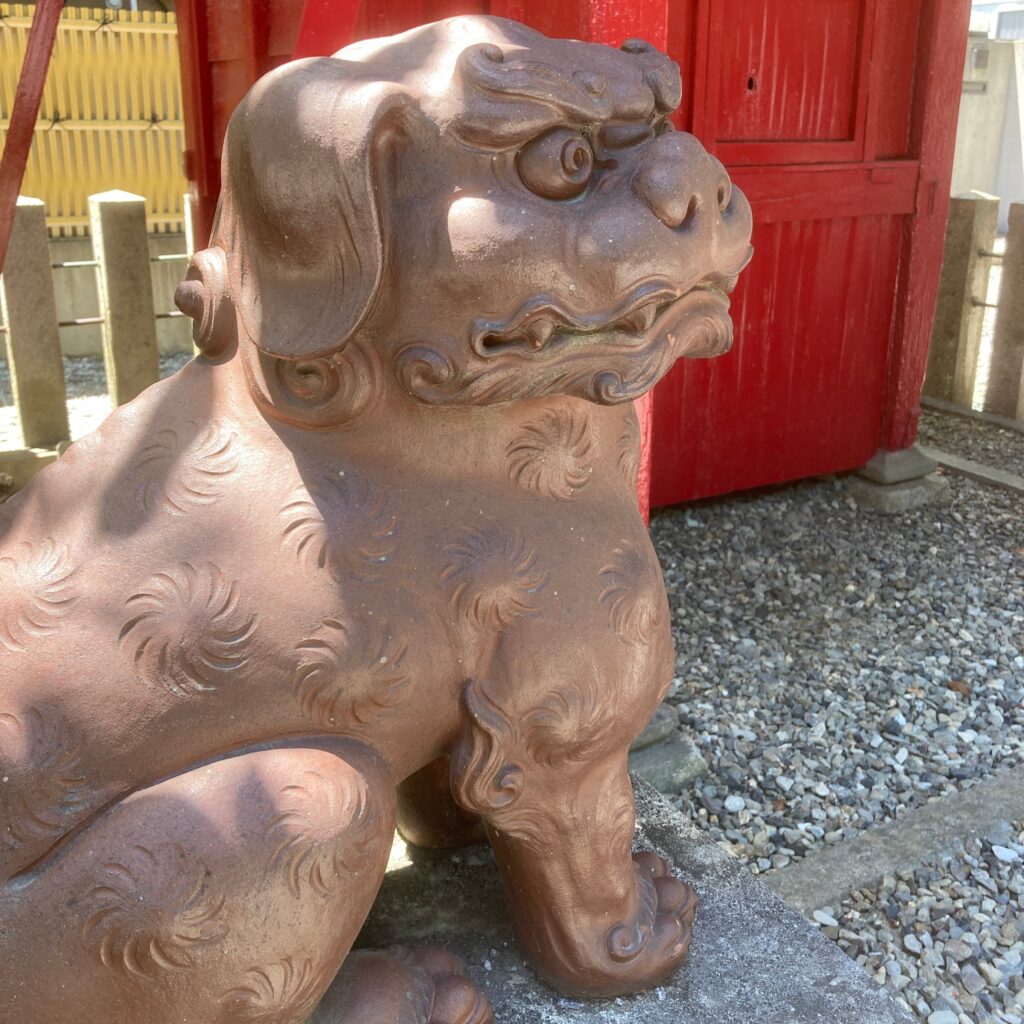 常滑焼きの狛犬